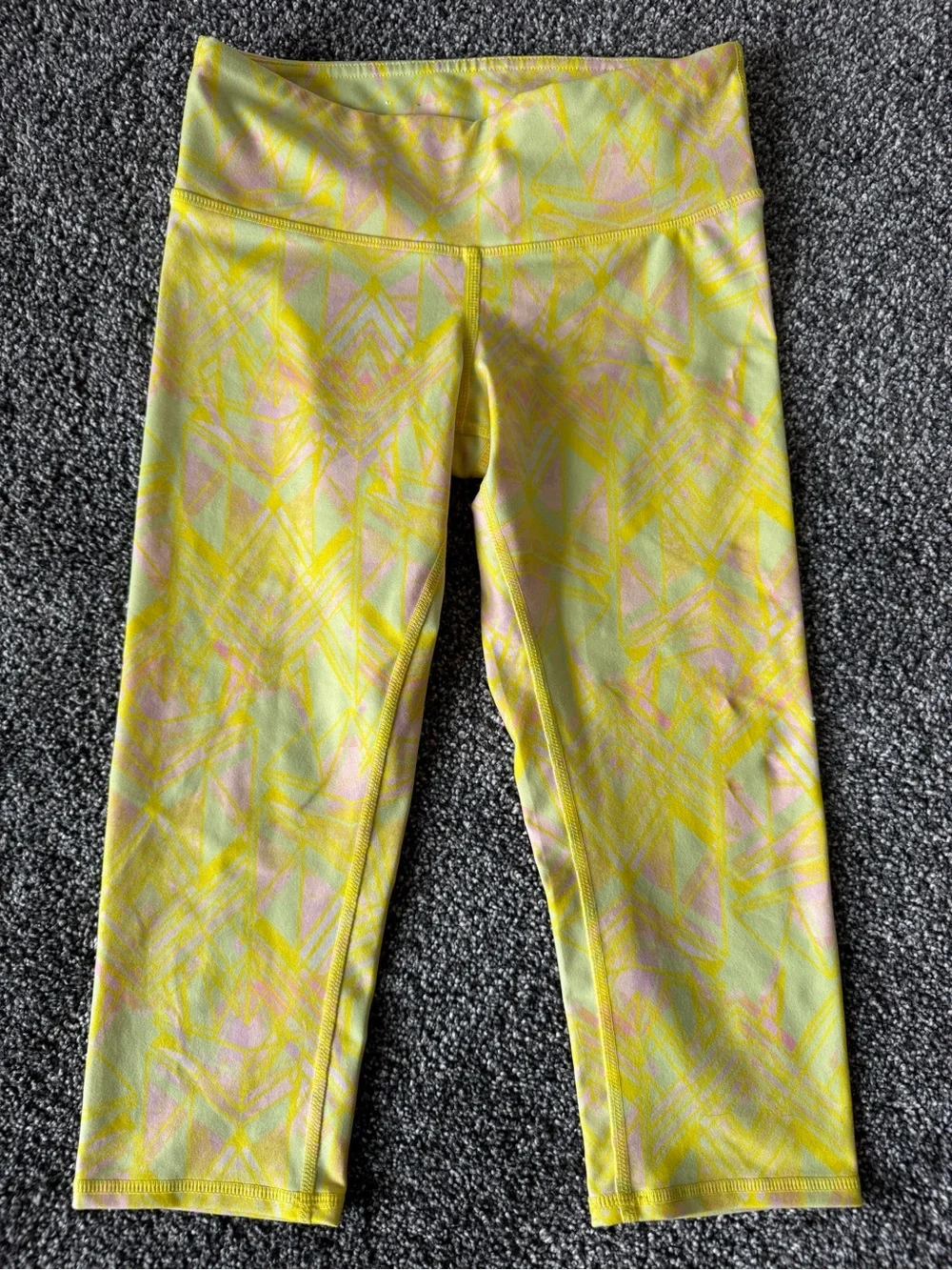 ALO Yoga Airbrush Capri Crop Leggings in Zest Indigo Geometric Women's Size XS